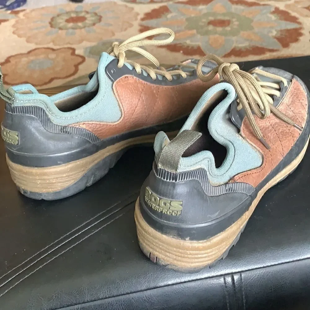 EUC MEN’S SIZE 8 WATERPROOF LACE-UP OSMOSIS LO MT BOGS